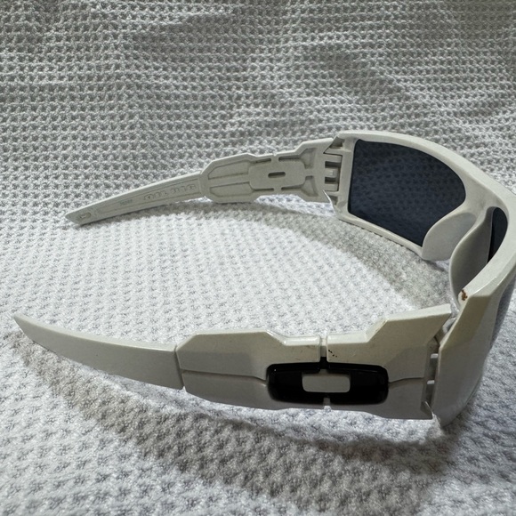 Oakley Black and White Men's Sunglasses - Picture 3 of 8